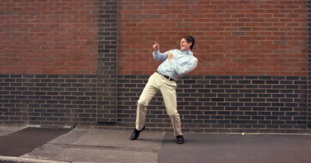 Человек Танцы Улица Празднования Цели Счастливы Карьерным Достижением Возбужденный Предприниматель — стоковое видео