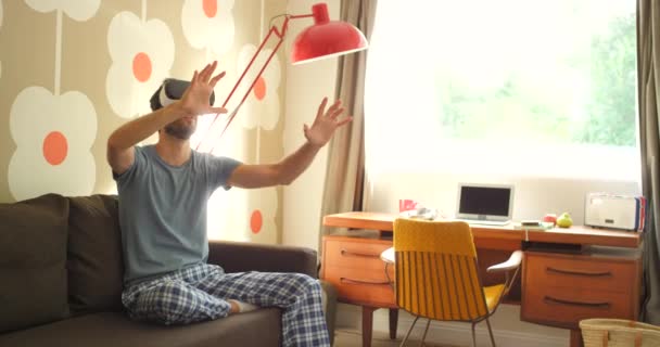 Mensch Headset Und Virtuelle Realität Oder Futuristisch Der Wohnung Oder — Stockvideo