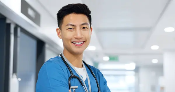 Soins Santé Visage Asiatique Homme Médecin Avec Sourire Pour Bien — Photo