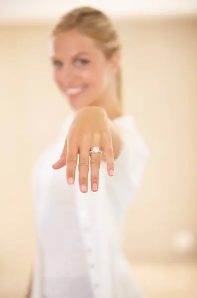 Woman Hands Wedding Ring Engagement Announcement Diamond Sparkle Marriage Female — Stock Photo, Image