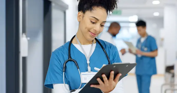 Woman Doctor Documents Writing Medical Checklist Medical Charts Hospital Notes — Stock Photo, Image