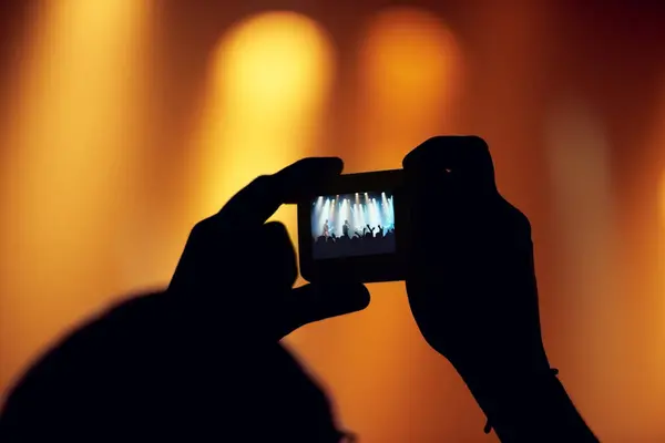 Hands Cellphone Image Band Concert Music Event Audience Flashlight Bokeh — Stock Photo, Image