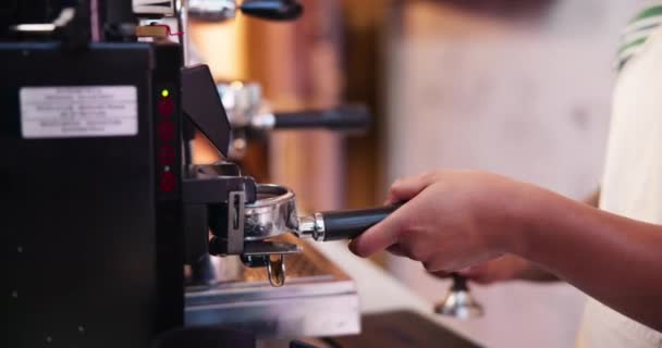 Eller Kahve Öğütücü Kahve Makinesi Küçük Işletmelerde Işlem Profesyonel Hizmet — Stok video
