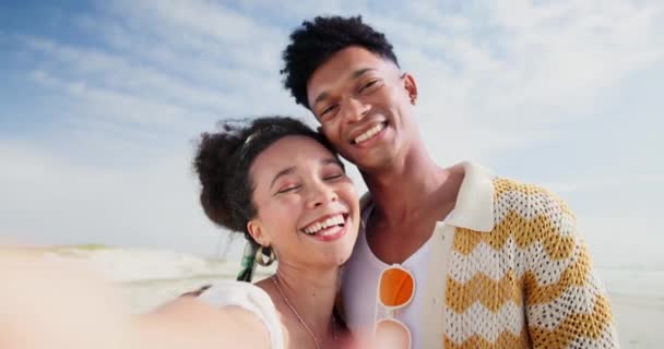 Selfie Plage Couple Avec Été Sourire Escapade Romantique Avec Mariage — Video