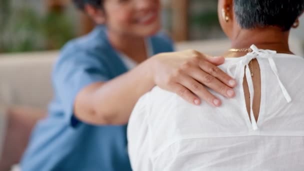 Tocar Apoiar Ajudar Mão Enfermeiro Com Paciente Para Cuidados Saúde — Vídeo de Stock