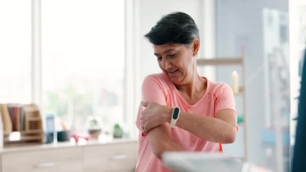 Patiënt Arts Consult Kliniek Met Elleboogpijn Artritis Communicatie Met Feedback — Stockvideo