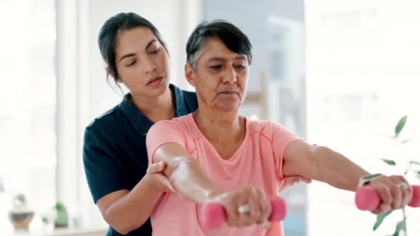 Fisioterapia Haltere Exercício Mulher Madura Corpo Saudável Músculo Forte Para — Vídeo de Stock