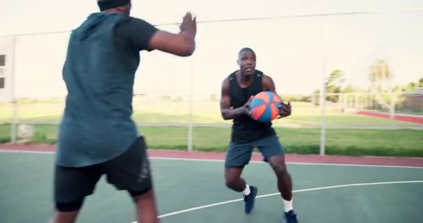Svarte Hoppe Eller Basketballbane Kamp Eller Score Utfordring Med Lagarbeid – stockvideo