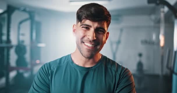 Twarz Siłownia Mężczyzna Ćwiczeniami Uśmiechem Treningiem Wytrzymałością Wyzwaniem Postępem Portret — Wideo stockowe