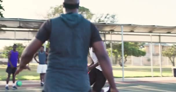 Gente Negra Cancha Dunk Baloncesto Para Deportes Ejercicio Desafío Con — Vídeo de stock