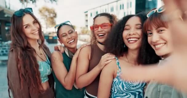 Selfie Γυναίκες Φίλοι Μόδα Στην Πόλη Διακοπές Διακοπών Νεανική Κουλτούρα — Αρχείο Βίντεο