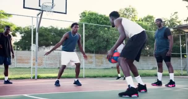 Черные Люди Счет Баскетбольная Площадка Игры Обороны Вызов Командой Скорость — стоковое видео