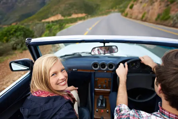 Couple Driving Convertible Steering Wheel Mountain Vacation Happy Adventure Holiday — Stock Photo, Image