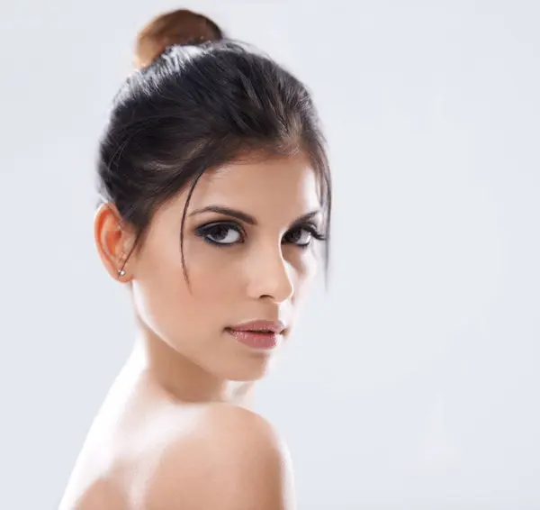 Mulher Retrato Beleza Cuidado Estúdio Maquiagem Luxo Brilho Cosmético Sobre — Fotografia de Stock