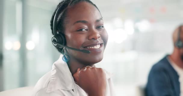 Businesswoman Headset Face Customer Service Helpdesk Operator Office Black Female — Stock Video
