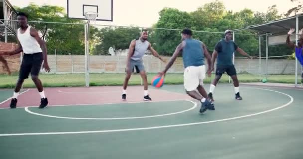 Gente Negra Puntuación Cancha Baloncesto Para Juegos Deportes Desafío Con — Vídeos de Stock