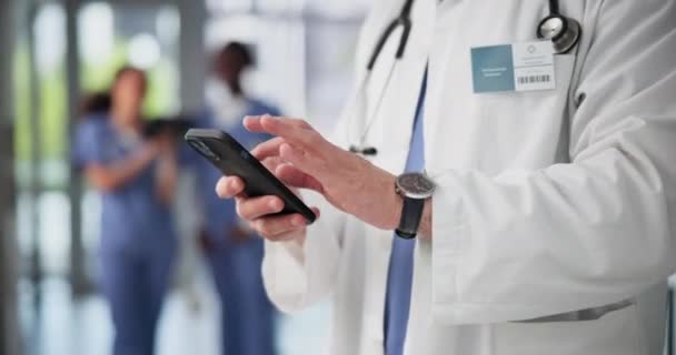 Lekarz Telefon Ręce Klinice Online Ubezpieczenia Medycznego Telezdrowia Konsultacji Medycyna — Wideo stockowe