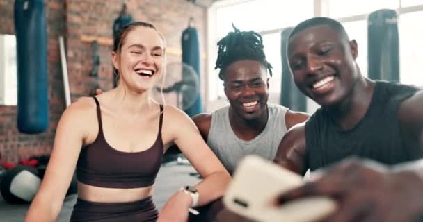 Selfie Přátelé Lidé Tělocvičně Pro Fitness Školení Cvičení Pro Wellness — Stock video