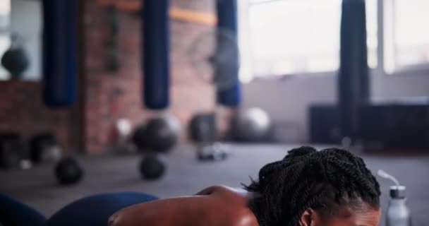 Mujer Negra Flexiones Condición Física Para Hacer Ejercicio Ejercicio Entrenamiento — Vídeos de Stock