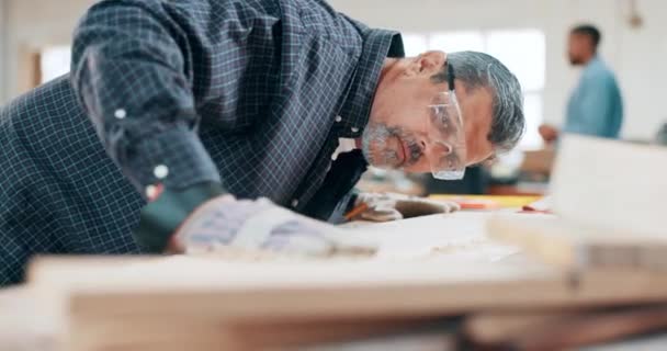 Carpintaria Madeira Poeira Com Homem Oficina Para Fabricação Planejamento Construção — Vídeo de Stock
