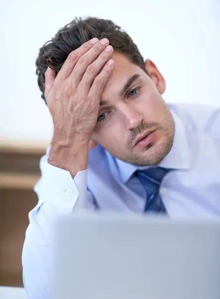 Laptop Frustrerad Och Affärsman Med Stress Misslyckas Eller Misstag Med — Stockfoto