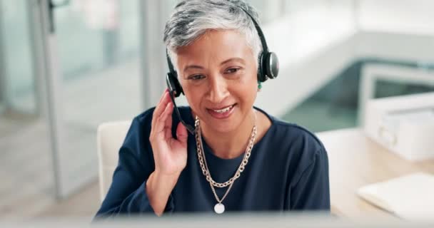 Customer Service Phone Call Mature Woman Conversation Headset Help Desk — Stock Video
