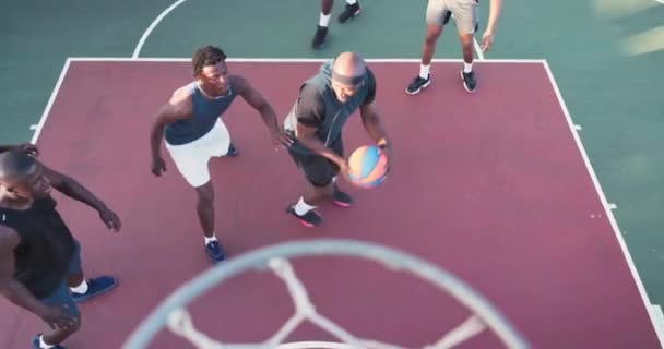 Sport Mål Och Hoop Med Människor Basketplan För Träning Lagarbete — Stockvideo