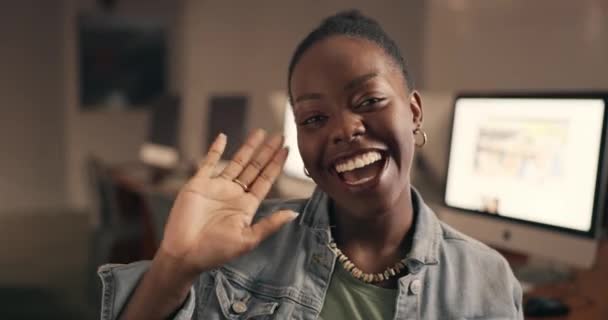 Vrouw Kantoor Video Bellen Nachts Voor Communicatie Virtuele Vergadering Informatietechnologie — Stockvideo