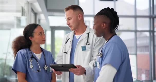 Cuidado Salud Tableta Médico Con Equipo Enfermeras Hospital Para Capacitación — Vídeos de Stock