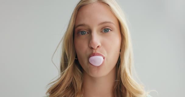 Woman Face Bubble Gum Studio Candy Closeup Headshot White Background — Stock Video