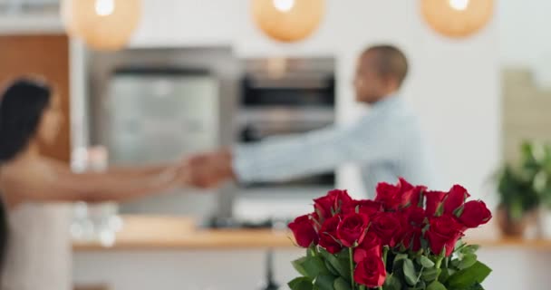 Roses Saint Valentin Maison Avec Couple Dansant Pour Fête Amour — Video