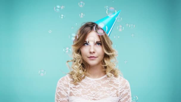 Пузыри Студия Лицо Женщины Вечеринке Случаю Праздника Дня Рождения Специального — стоковое видео