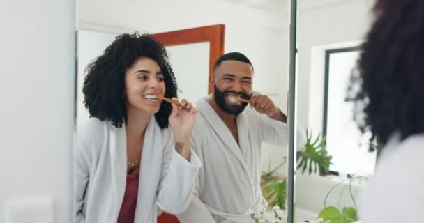 Casal Feliz Escovação Dos Dentes Higiene Dental Para Cuidados Rotina — Vídeo de Stock