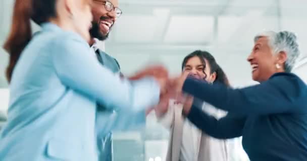 Negocios Trabajo Equipo Personas Apilan Celebración Del Éxito Con Aplausos — Vídeos de Stock