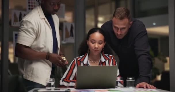 Pessoas Negócios Laptop Trabalho Equipe Noite Com Reunião Para Planejamento — Vídeo de Stock