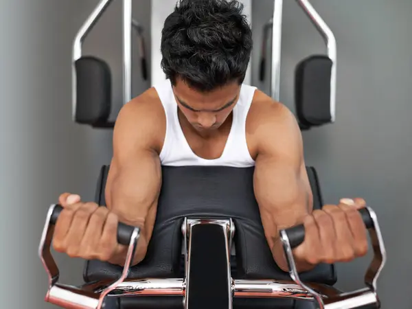 Challenge Weights Man Gym Machine Fitness Workout Endurance Progress Bodybuilder — Stock Photo, Image