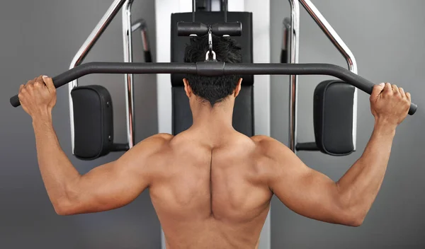 Exercise Pull Machine Man Studio Gray Background Training Workout Gym — Stock Photo, Image