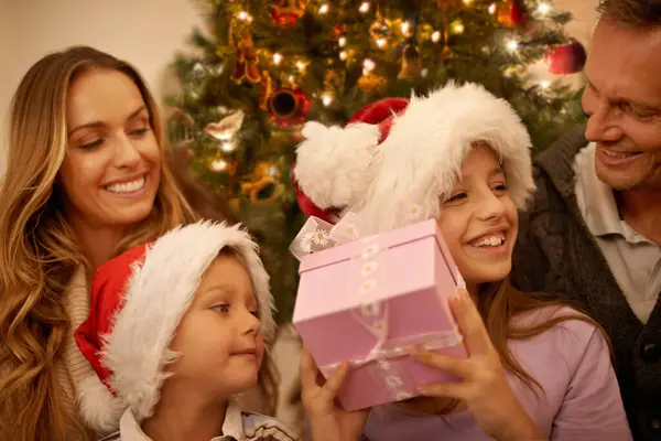 Christmas Parents Children Gift Box Tree Excited Happy Celebration Surprise — Stock Photo, Image