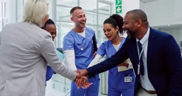 Pessoas Felizes Médicos Mãos Juntas Trabalho Equipe Para Motivação Colaboração — Vídeo de Stock