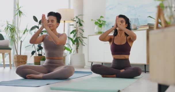 Kobiety Joga Medytacja Klasie Studio Holistycznej Wellness Ćwiczenia Uzdrowienie Harmonią — Wideo stockowe