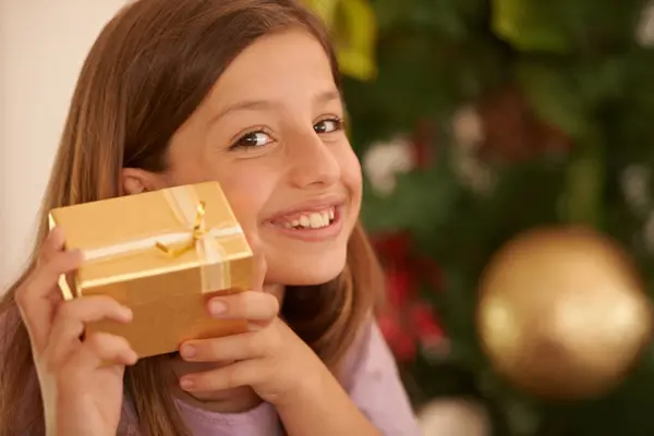 Christmas Tree Portrait Child Gift Smile Celebration Happy Surprise Home — Stock Photo, Image