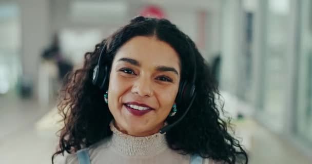 Χαμόγελο Πορτρέτο Και Γυναίκα Στο Γραφείο Για Την Τηλεαγορά Την — Αρχείο Βίντεο