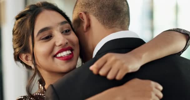 Szczęśliwa Para Przytulanie Miłość Małżeństwie Lub Romans Randce Razem Zaufanie — Wideo stockowe
