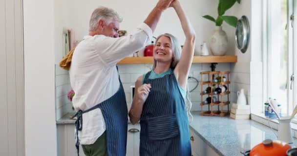 Couple Cuisine Danse Avec Engagement Confiance Soutien Pour Communication Célébration — Video