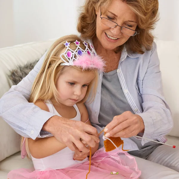 Grandmother Child Teaching Knitting Needle Creative Pattern Design Bonding Connection — Stock Photo, Image