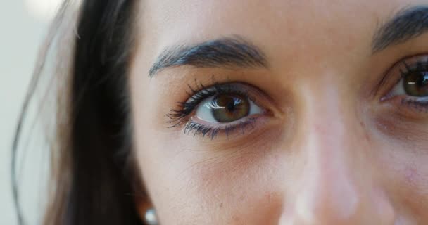 Жінка Очі Або Крупним Планом Обличчя Шкірою Розслабтеся Природним Сяйвом — стокове відео