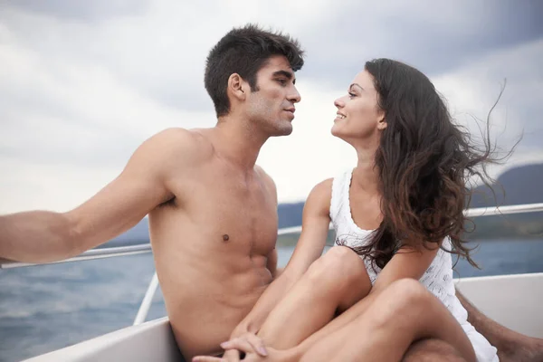 Pareja Romance Barco Con Mar Agua Naturaleza Para Amor Los —  Fotos de Stock
