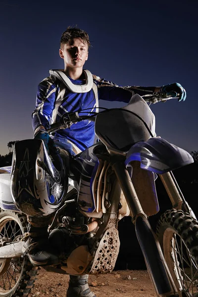 Sport Wettbewerb Und Porträt Eines Mannes Mit Offroad Motorrad Selbstvertrauen — Stockfoto