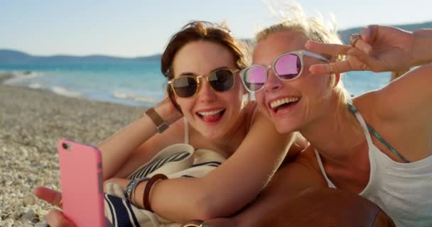 Ženy Přátelé Selfie Nebo Mírové Znamení Pláži Pro Sociální Média — Stock video