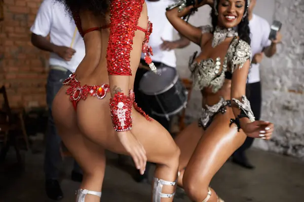 Woman Samba Dancer Friends Costume Traditional Performance Carnival Festival Person — Stock Photo, Image